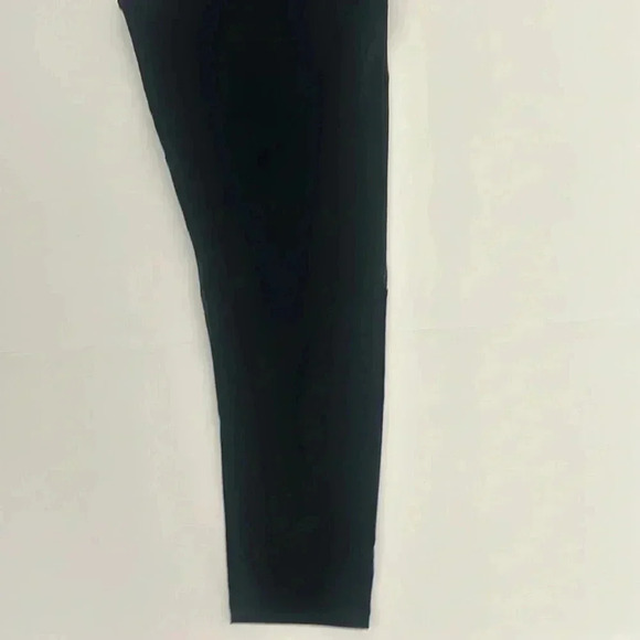 Victoria Sport Knockout Capri Leggings with mesh design on the legs - Picture 10 of 10